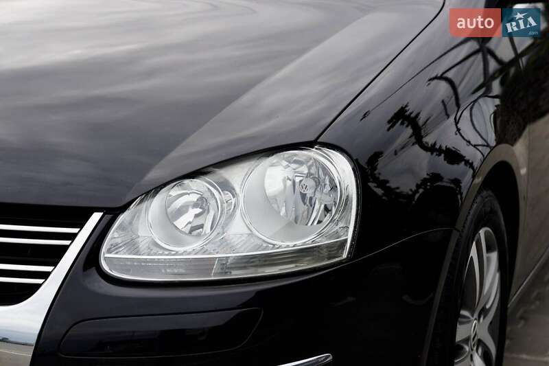 Універсал Volkswagen Golf 2009 в Луцьку