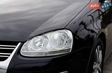 Універсал Volkswagen Golf 2009 в 