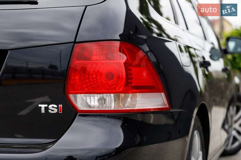 Універсал Volkswagen Golf 2009 в Луцьку