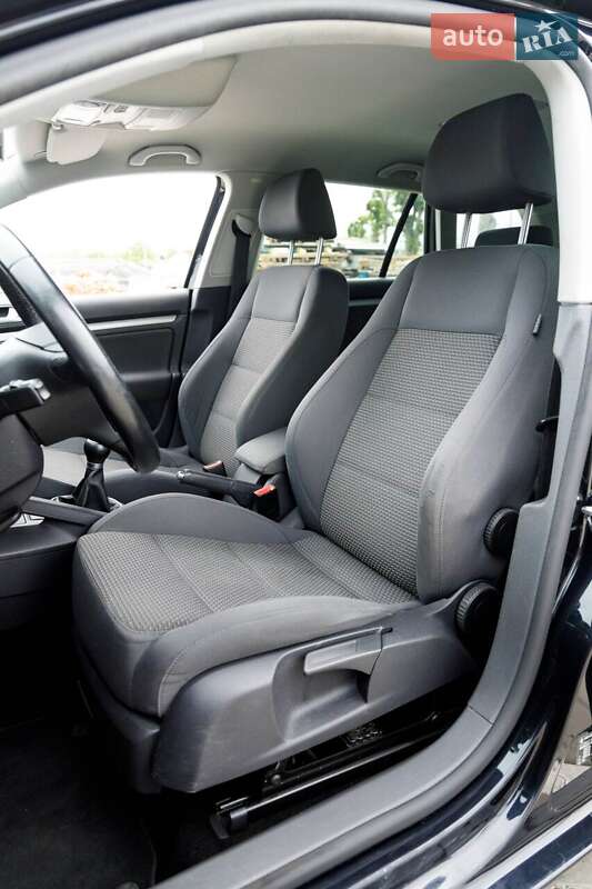 Універсал Volkswagen Golf 2009 в Луцьку