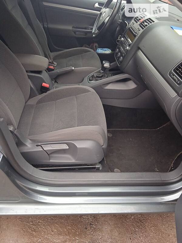 Универсал Volkswagen Golf 2008 в Чернигове