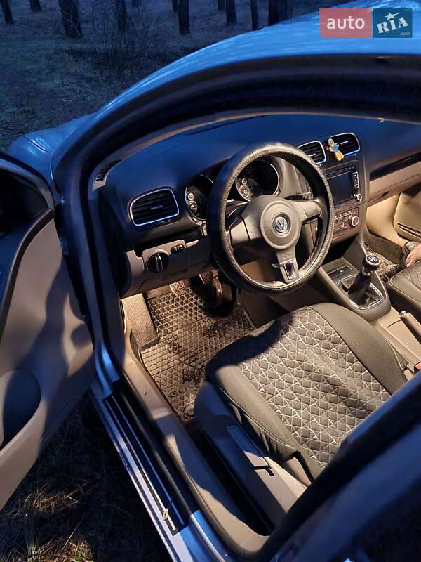 Хэтчбек Volkswagen Golf 2009 в Харькове