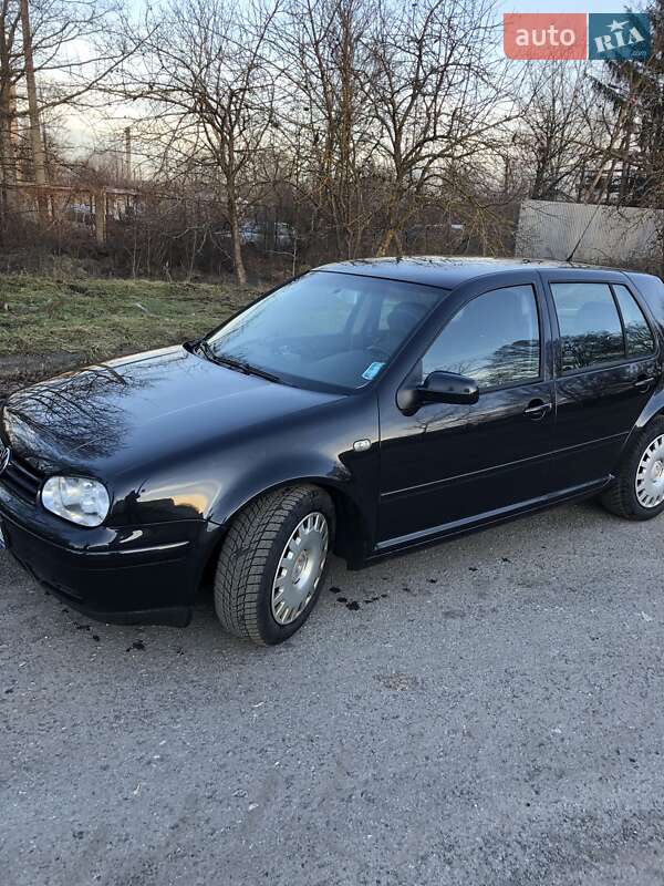 Хетчбек Volkswagen Golf 2003 в Хмельницькому