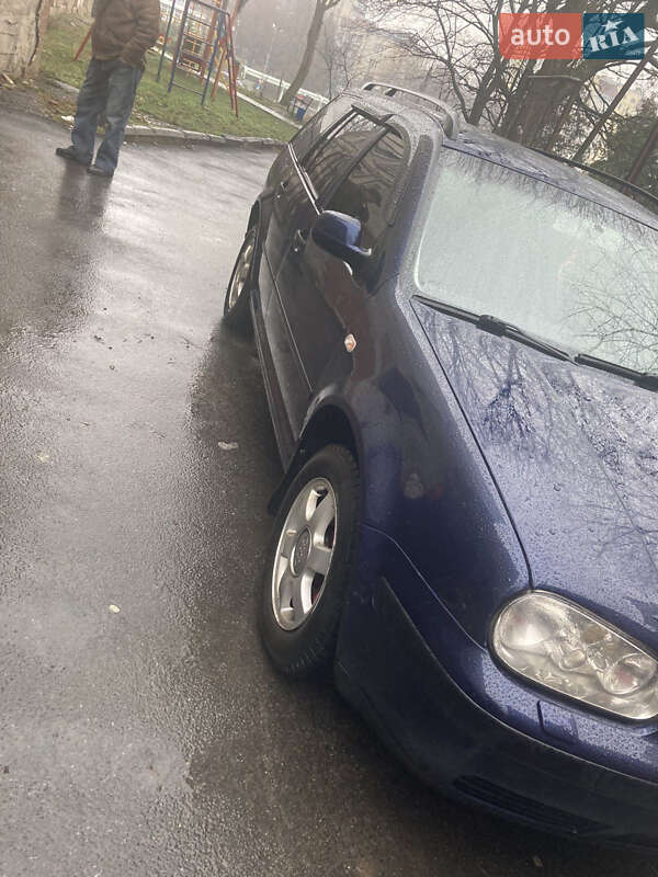Универсал Volkswagen Golf 2001 в 