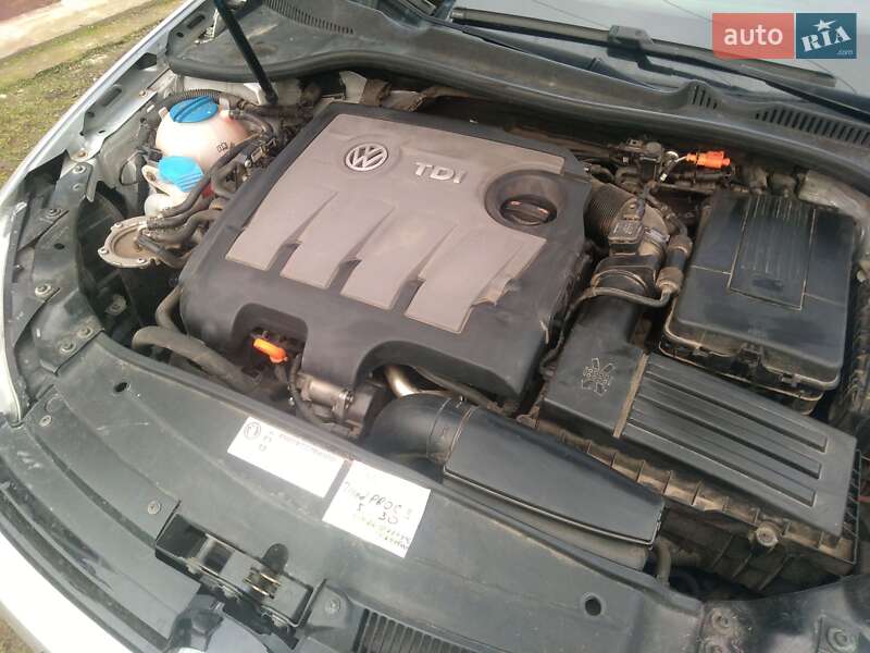 Універсал Volkswagen Golf 2011 в Демидівці