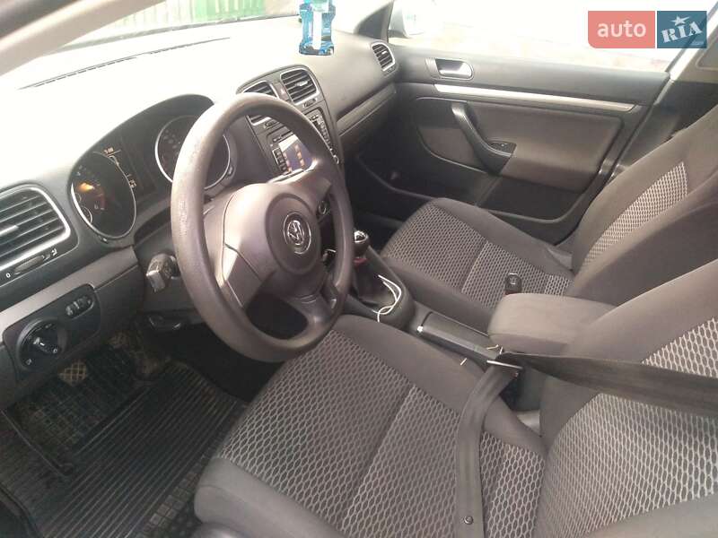 Універсал Volkswagen Golf 2011 в Демидівці