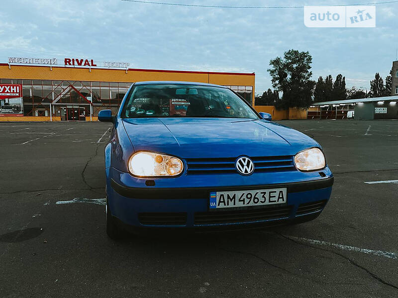 Хэтчбек Volkswagen Golf 1999 в Житомире