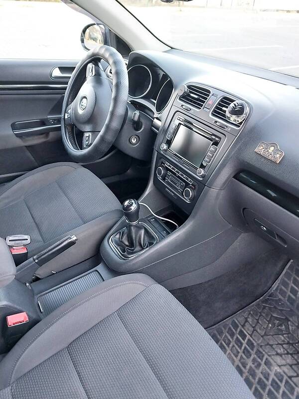 Универсал Volkswagen Golf 2011 в Сумах