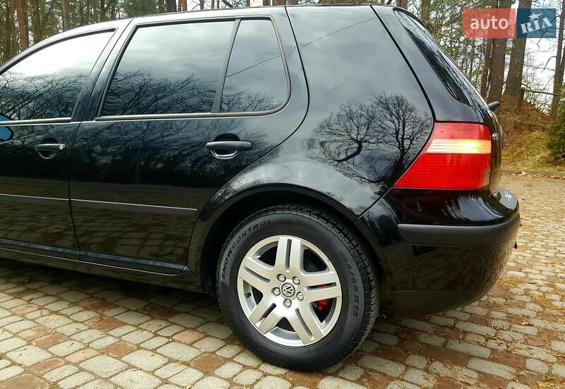 Хэтчбек Volkswagen Golf 2002 в Дрогобыче