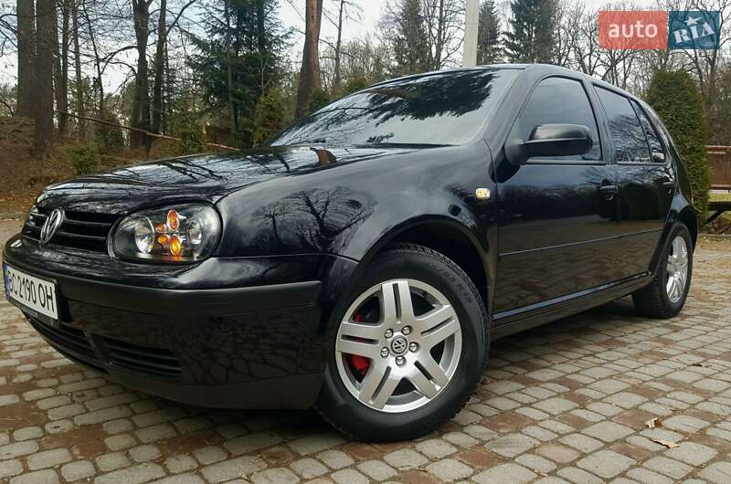 Хэтчбек Volkswagen Golf 2002 в Дрогобыче