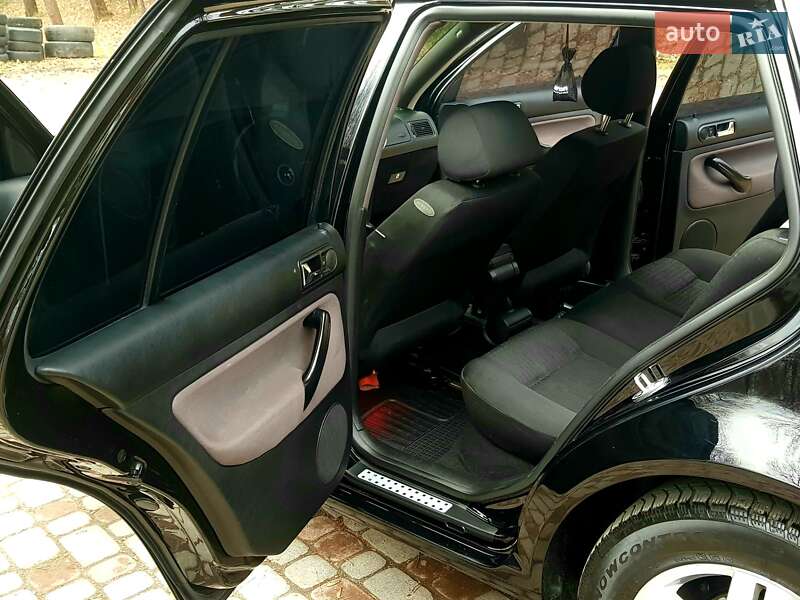 Хэтчбек Volkswagen Golf 2002 в Дрогобыче