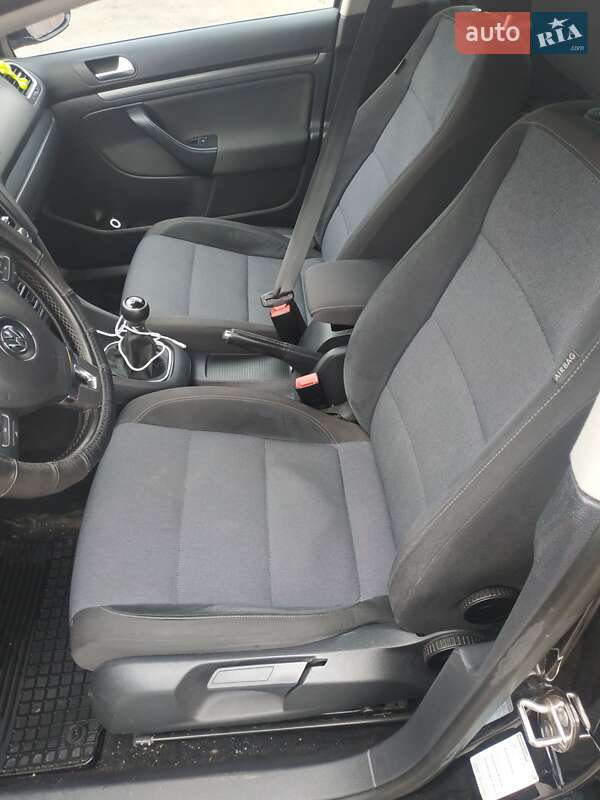 Универсал Volkswagen Golf 2011 в Каменец-Подольском