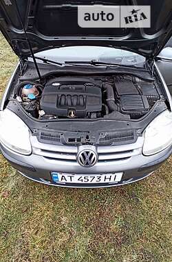 Хэтчбек Volkswagen Golf 2005 в Коломые