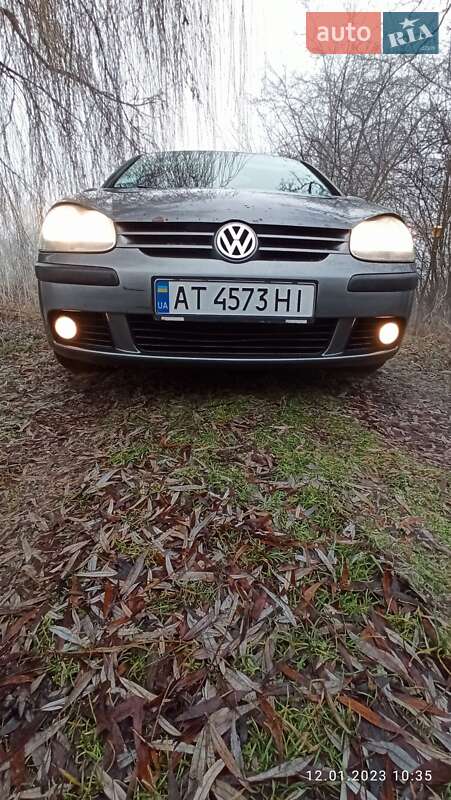 Хетчбек Volkswagen Golf 2005 в Коломиї