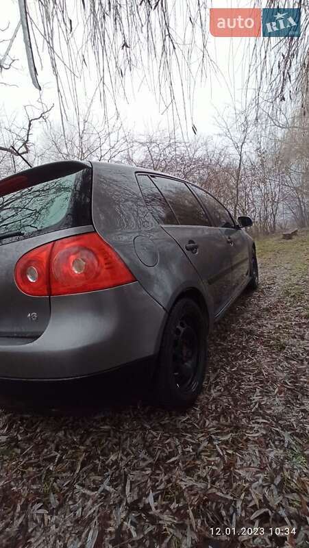 Хетчбек Volkswagen Golf 2005 в Коломиї