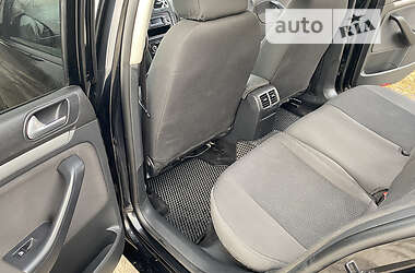 Універсал Volkswagen Golf 2013 в 