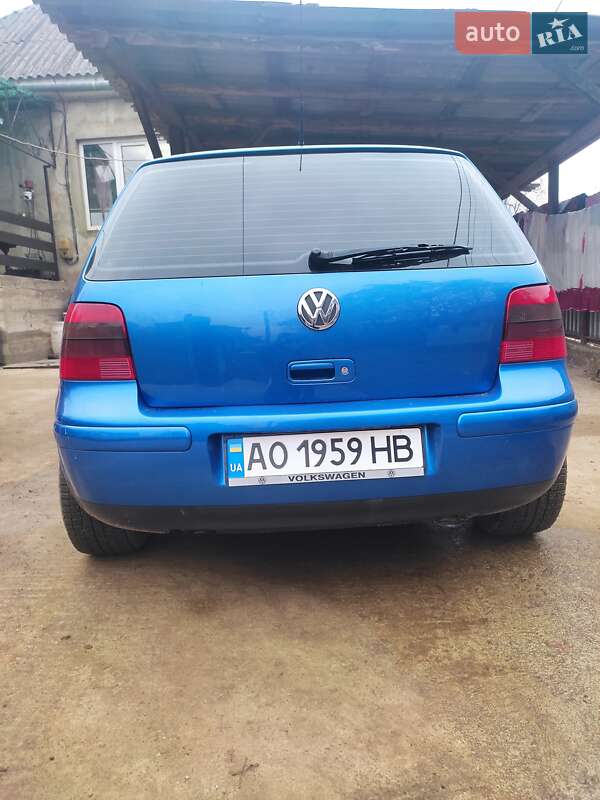 Хетчбек Volkswagen Golf 1999 в Ужгороді