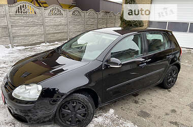 Хэтчбек Volkswagen Golf 2005 в Киеве