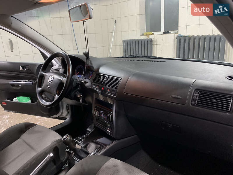 Універсал Volkswagen Golf 2004 в Зачепилівці