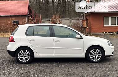 Хэтчбек Volkswagen Golf 2008 в Гнивани