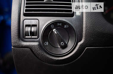Хэтчбек Volkswagen Golf 2001 в Самборе