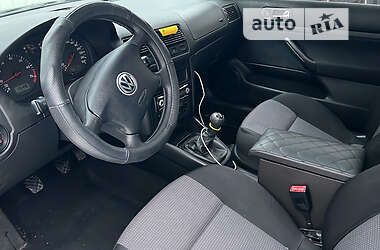 Купе Volkswagen Golf 2002 в Киеве