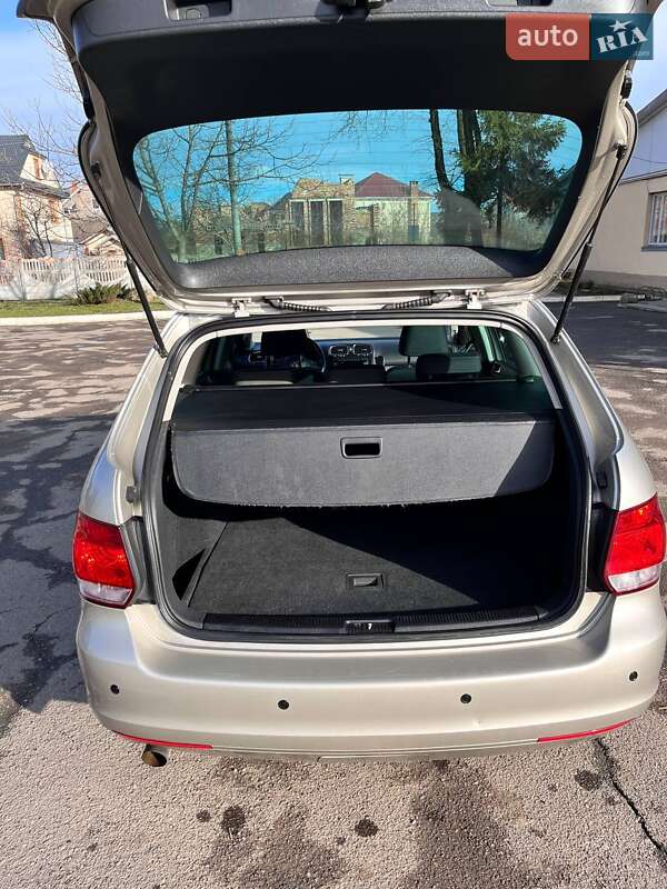 Универсал Volkswagen Golf 2012 в Коломые