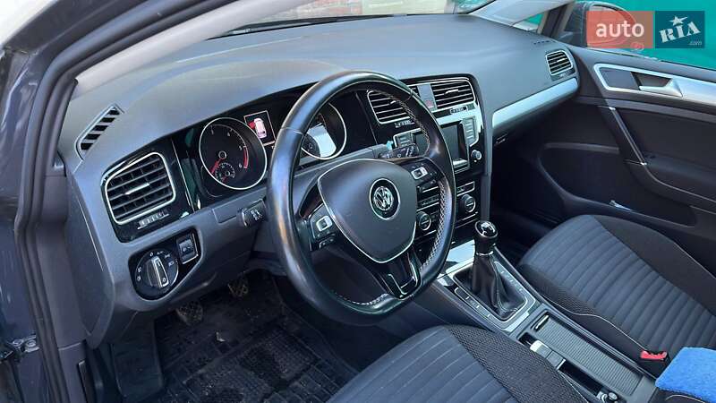 Универсал Volkswagen Golf 2014 в Киеве