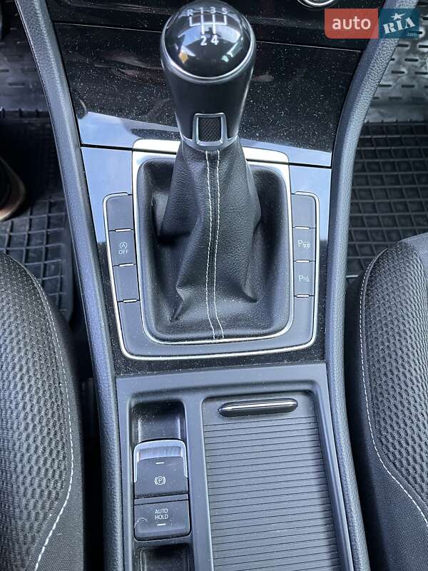 Универсал Volkswagen Golf 2014 в Киеве