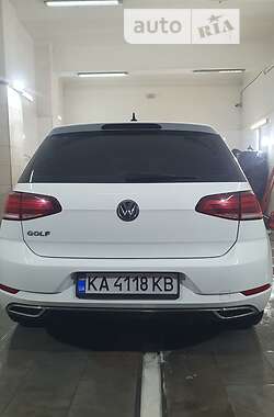 Хэтчбек Volkswagen Golf 2021 в Киеве