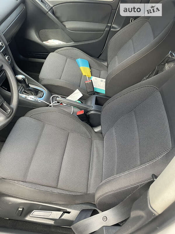 Хэтчбек Volkswagen Golf 2011 в Запорожье