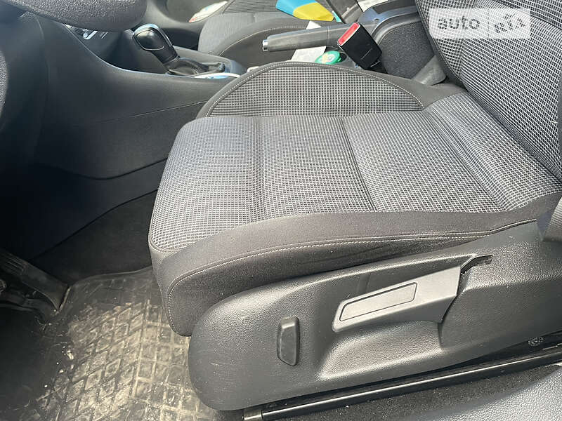 Хэтчбек Volkswagen Golf 2011 в Запорожье
