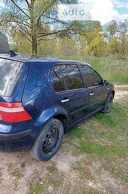 Хэтчбек Volkswagen Golf 2003 в 
