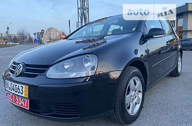 Хетчбек Volkswagen Golf 2004 в Львові