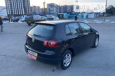 Хетчбек Volkswagen Golf 2004 в Львові