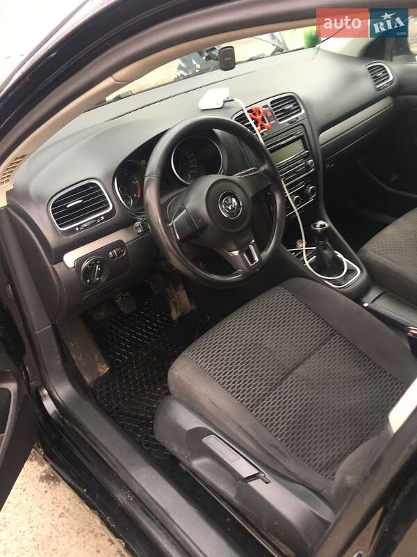 Универсал Volkswagen Golf 2010 в Львове