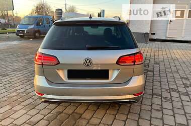 Універсал Volkswagen Golf 2017 в Івано-Франківську