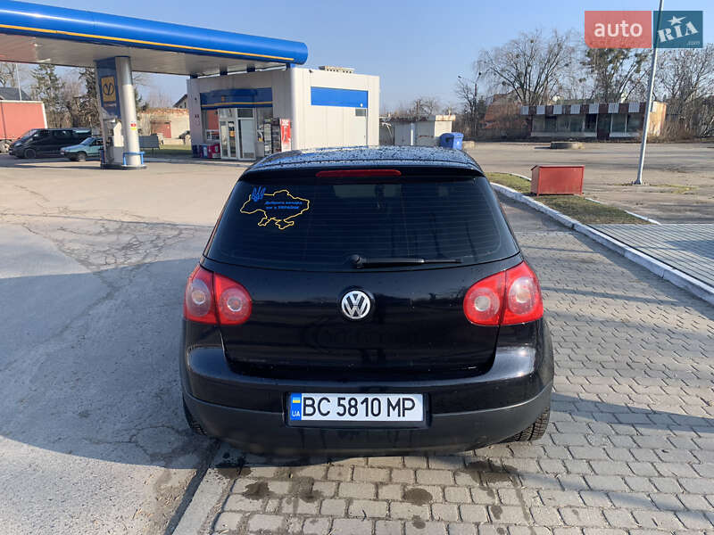 Хэтчбек Volkswagen Golf 2004 в Львове