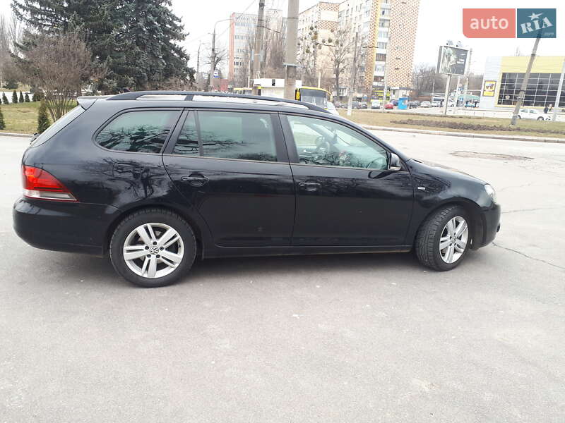 Універсал Volkswagen Golf 2013 в Вінниці