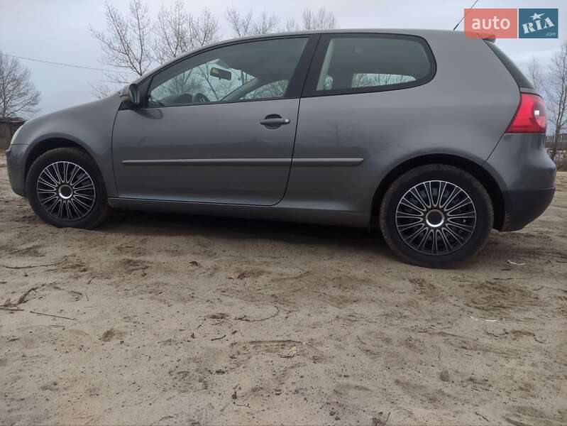 Хетчбек Volkswagen Golf 2007 в Черкасах