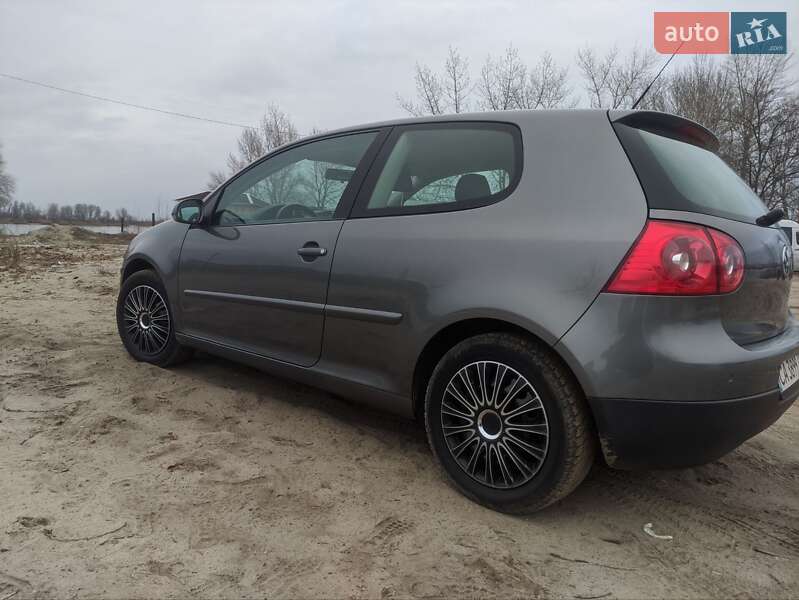 Хетчбек Volkswagen Golf 2007 в Черкасах
