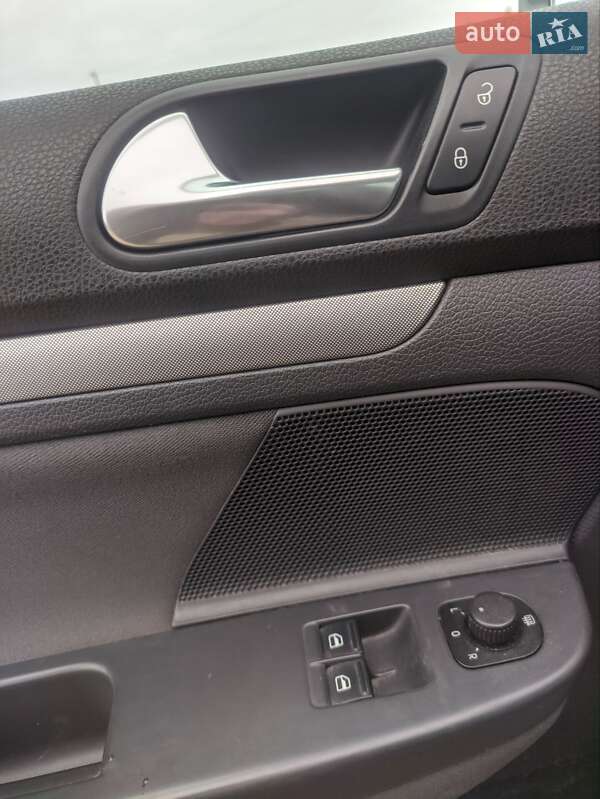 Хетчбек Volkswagen Golf 2007 в Черкасах