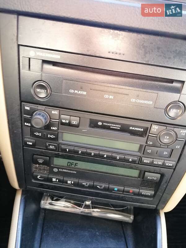 Хетчбек Volkswagen Golf 2001 в Миколаєві