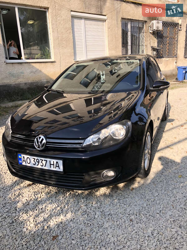 Хетчбек Volkswagen Golf 2012 в Виноградові