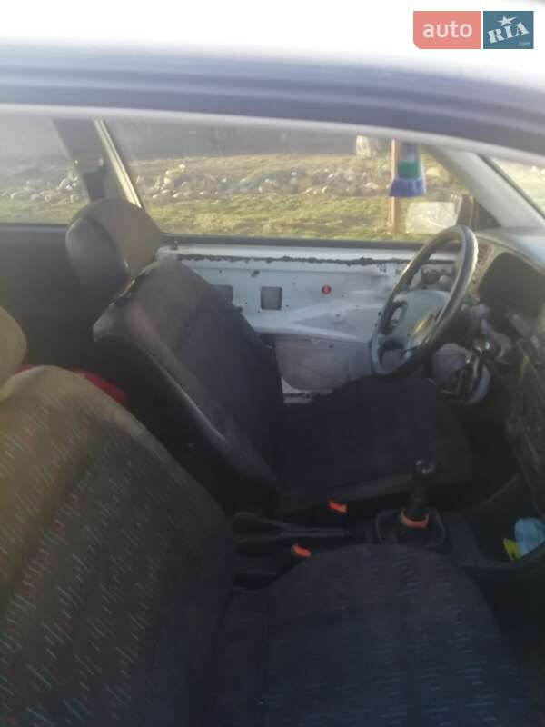 Хэтчбек Volkswagen Golf 1995 в Снятине