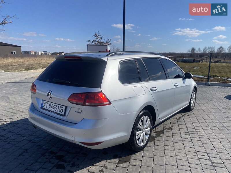Універсал Volkswagen Golf 2016 в Івано-Франківську