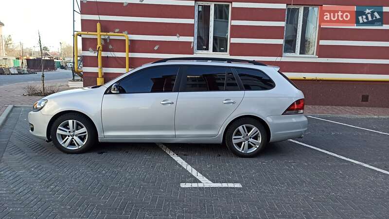 Универсал Volkswagen Golf 2012 в Ирпене