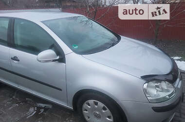 Хэтчбек Volkswagen Golf 2005 в Миргороде