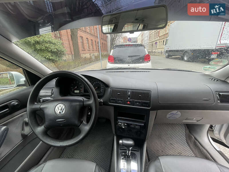 Хэтчбек Volkswagen Golf 1999 в Львове