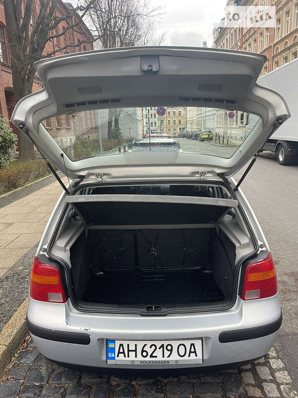 Хэтчбек Volkswagen Golf 1999 в Львове